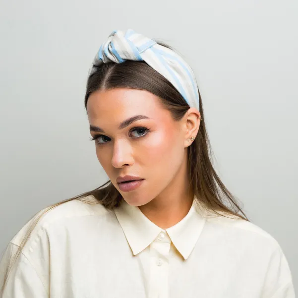 Pasiasta opaska z efektownym wiązanie z lnu.