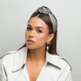 Elegancka opaska wiązana czarna tiulowa w kropeczki.