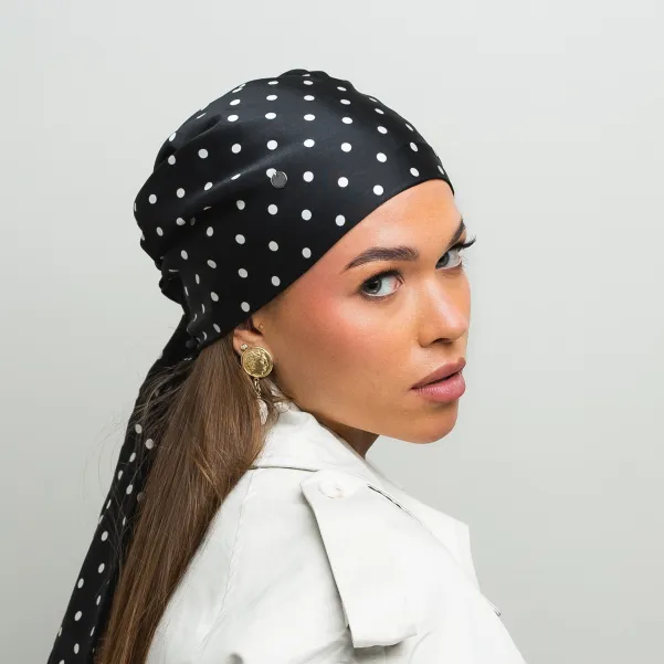 Modna chusta - turban z wiązaniem czarna nakrapiana.
