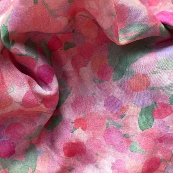 Gładka polska satynowa opaska w kwiaty.