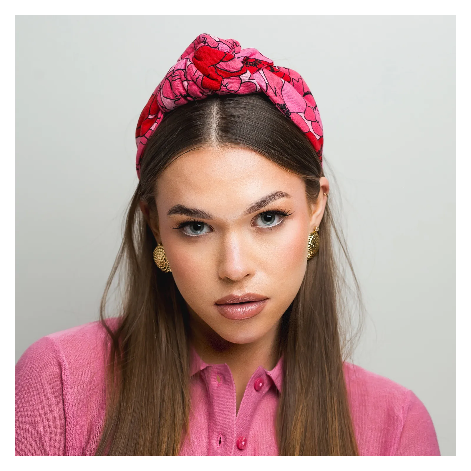 Lniana opaska z wiązaniem różowe kwiaty.