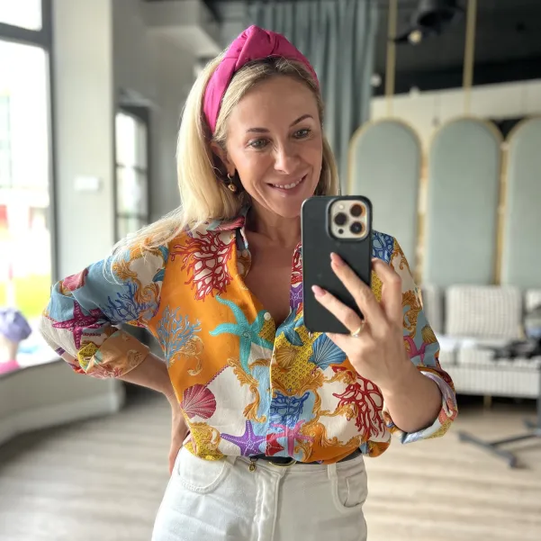 Piękna opaska z węzłem w kolorze fuksji polskiej marki. Piękna opaska z węzłem w kolorze fuksji polskiej marki.