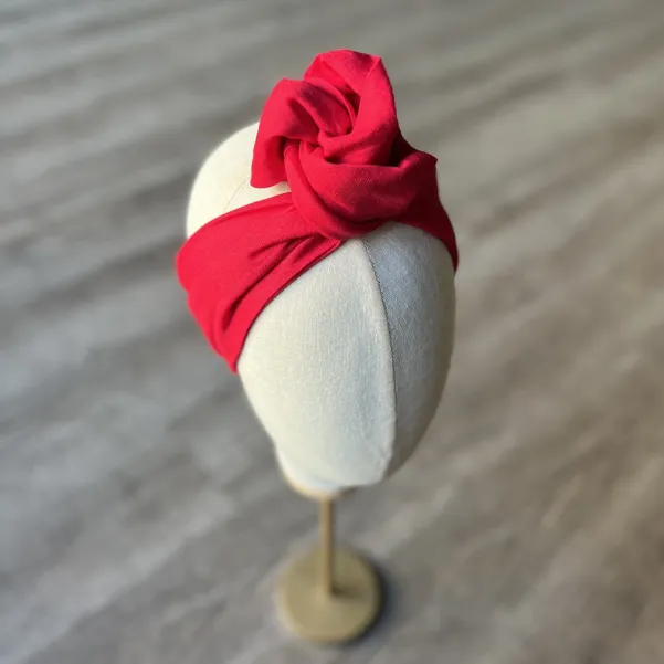 Czerwona opaska do włosów twistband.