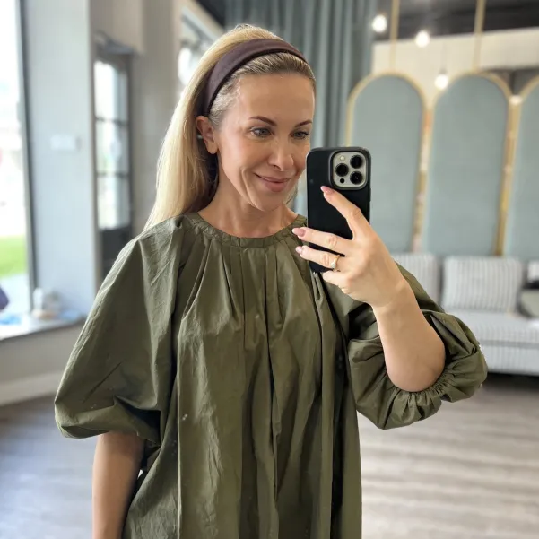 Czekoladowa minimalistyczna opaska lniana.