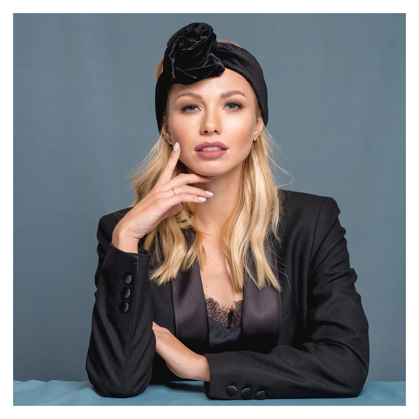 Czarna aksamitna opaska turban wired headband Czarna aksamitna opaska turban wired headband