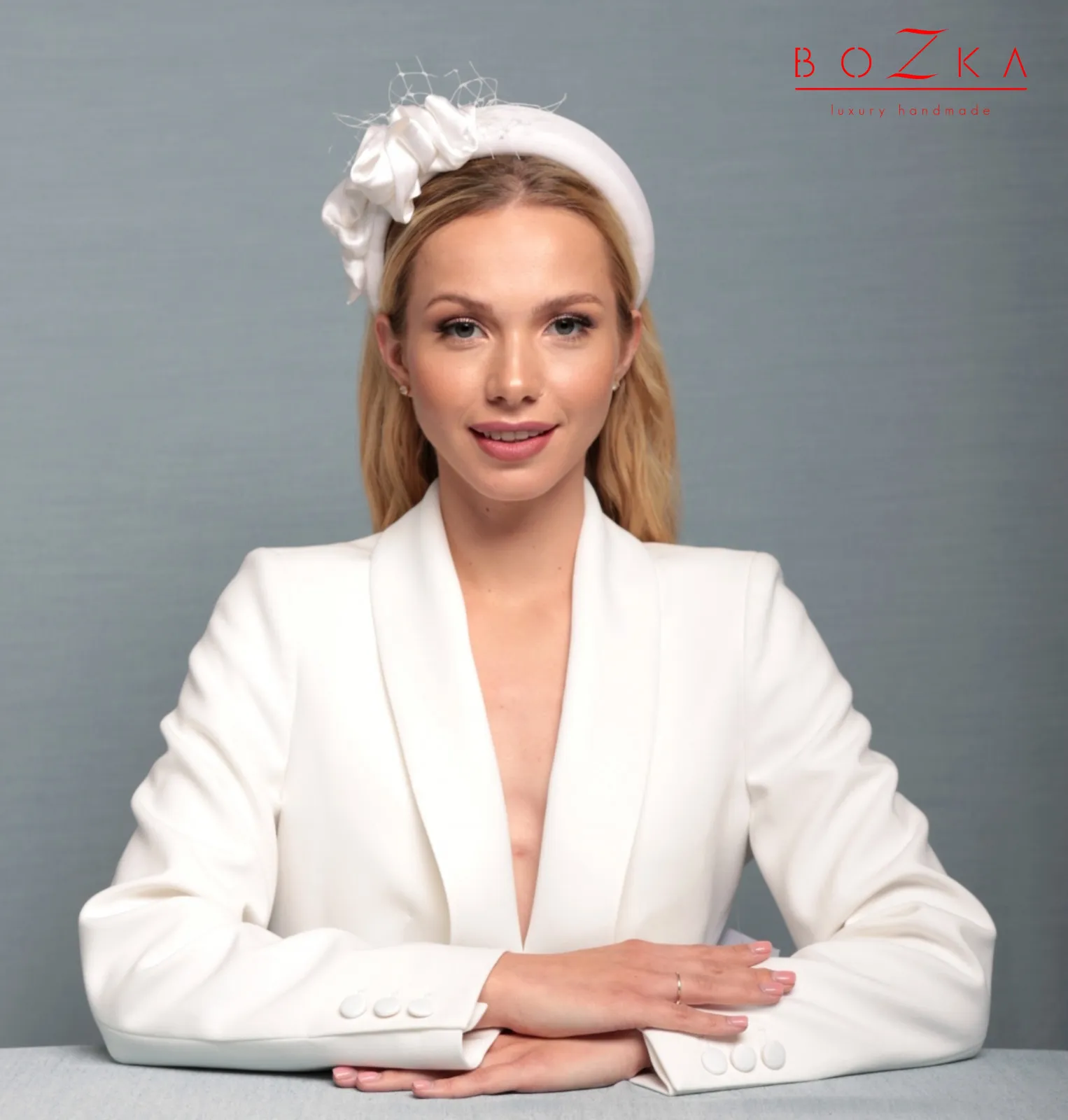 Jedwabna ślubna opaska puffy w stylu Kate Middleton.