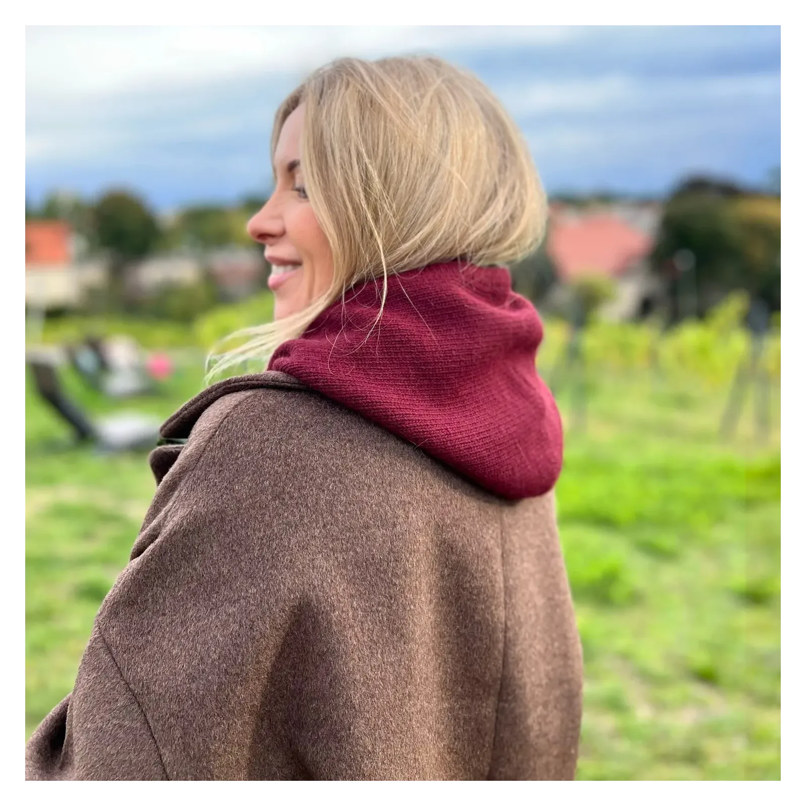 Balaclava z kapturem damska – bordo, wkładany