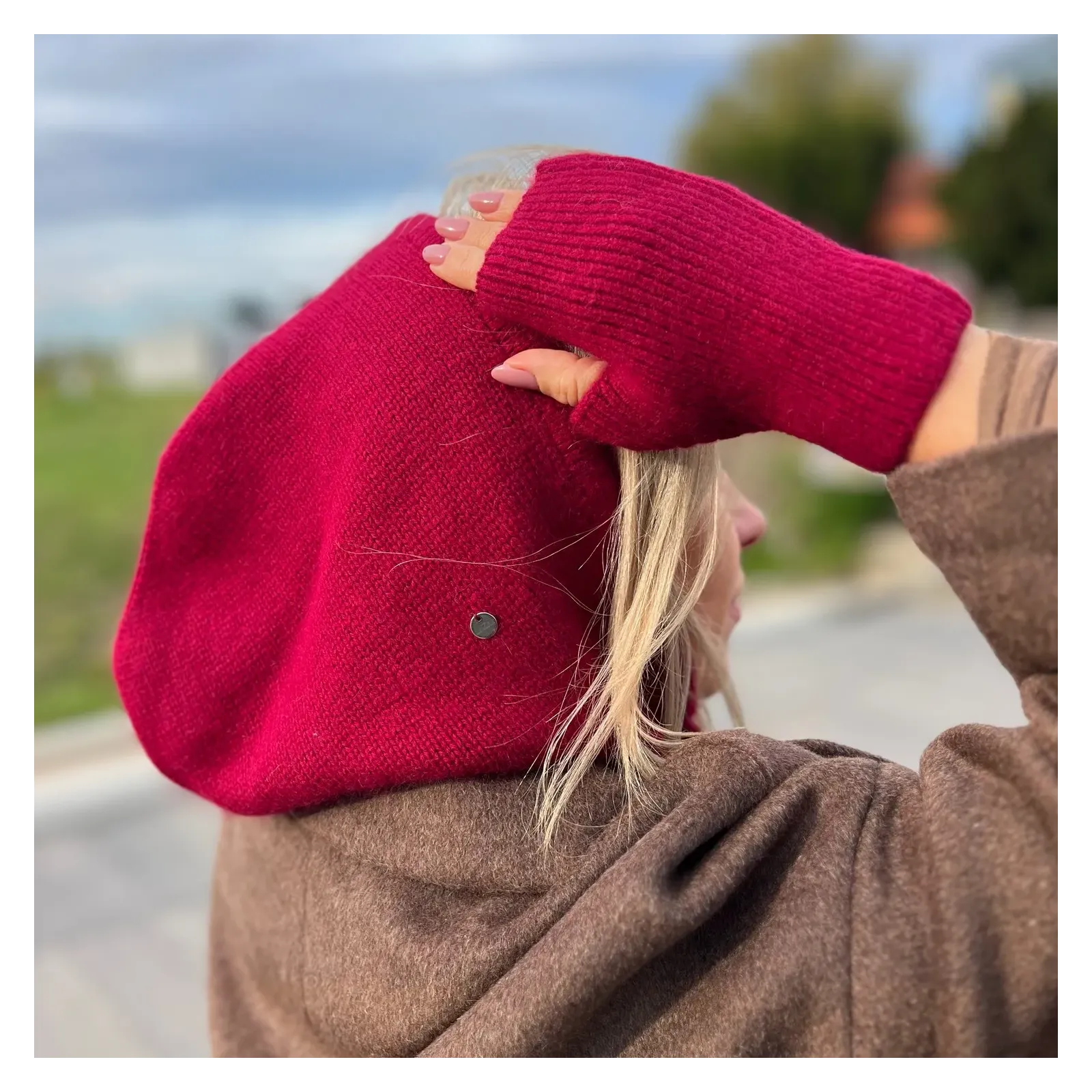 Modny zimowy komplet damski bordo