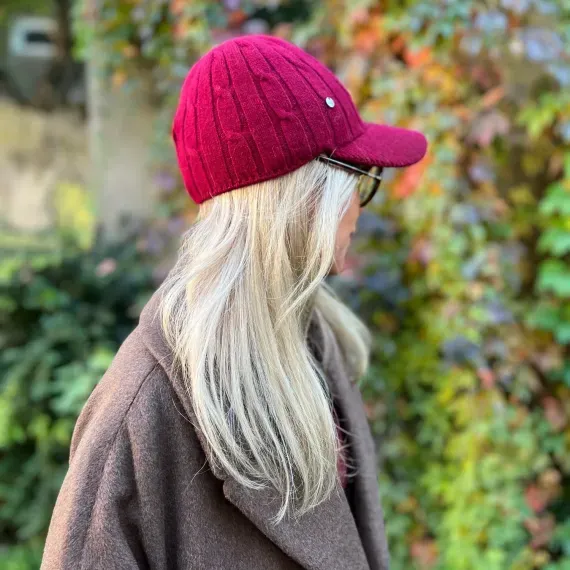 Modny zimowy komplet damski bordo