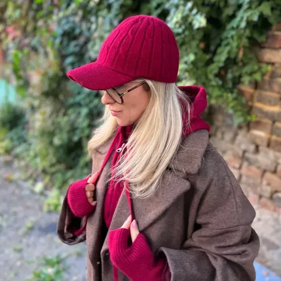 Modny zimowy komplet damski bordo