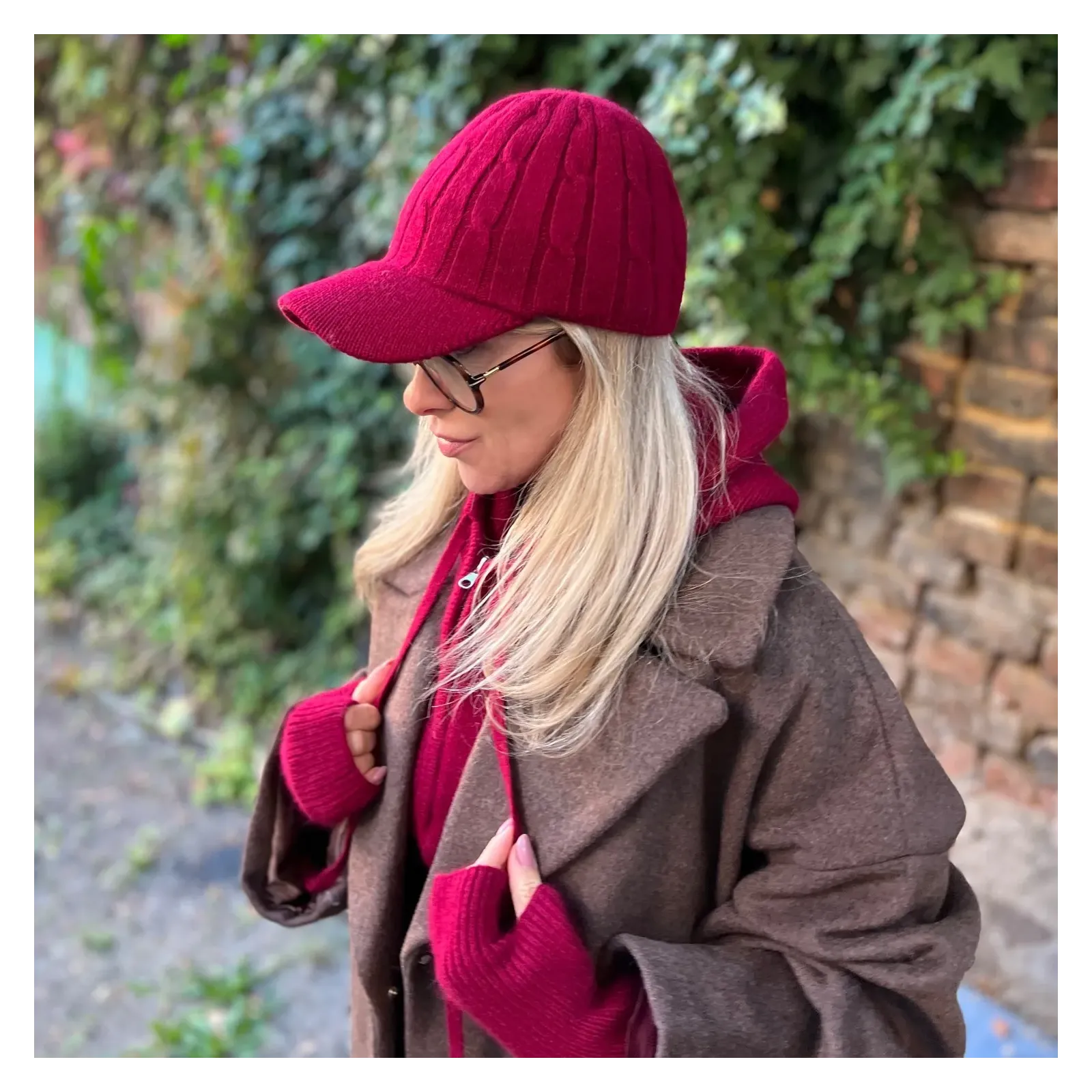 Modny zimowy komplet damski bordo