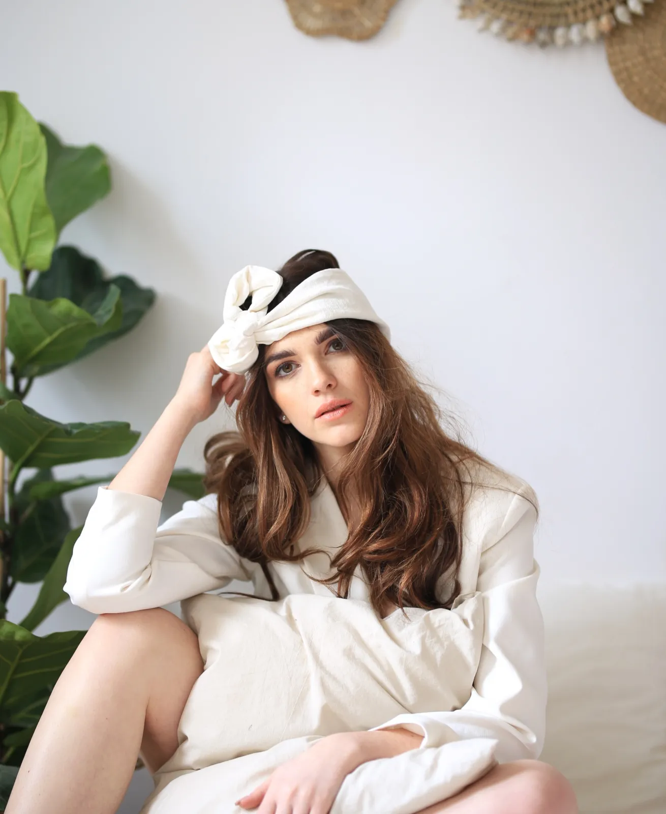 Szeroka opaska lniana szyta w Polsce.