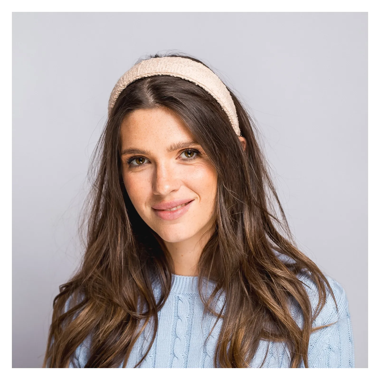 Kremowa opaska do włosów z tweedu