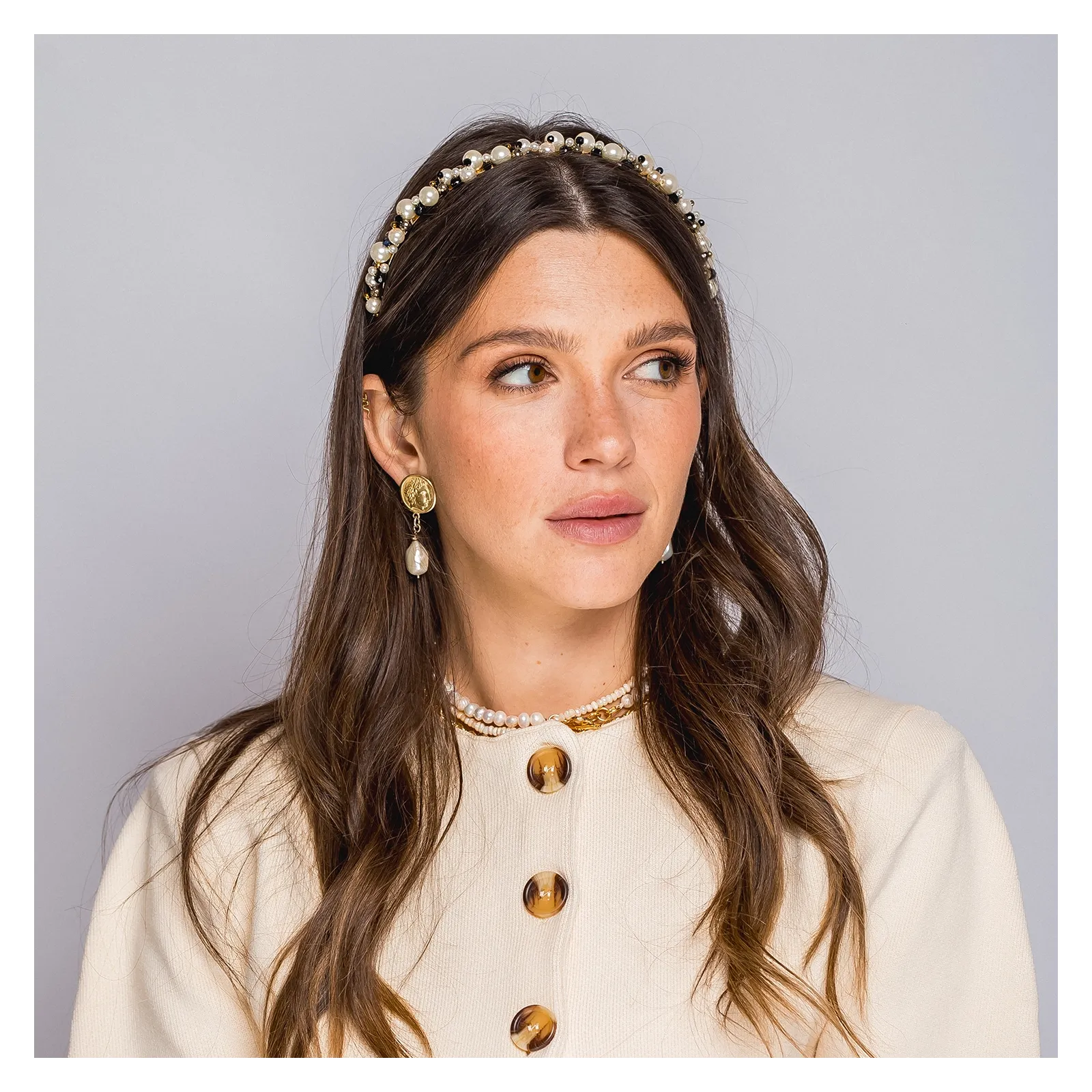 Opaska biżuteryjna z perełkami i kryształkami