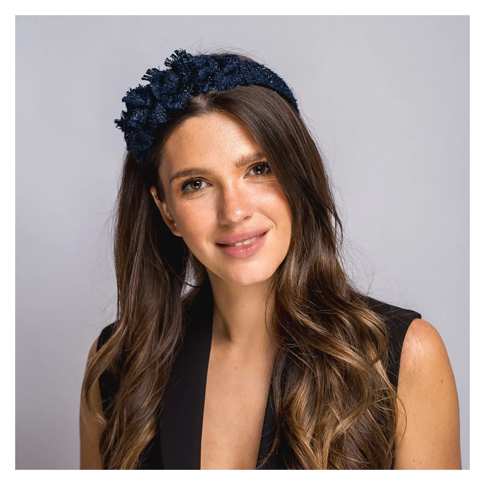 Opaska w kolorze granatowym z połyskiem