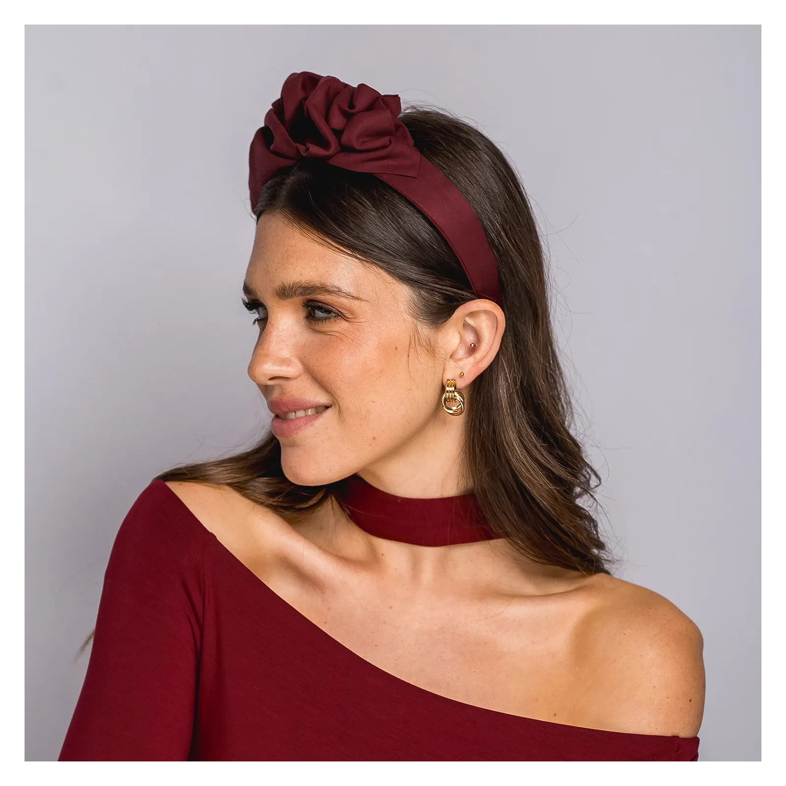 Opaska turbanowa w kolorze burgundowym
