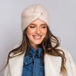 Modna i stylowa beżowa czapka turban