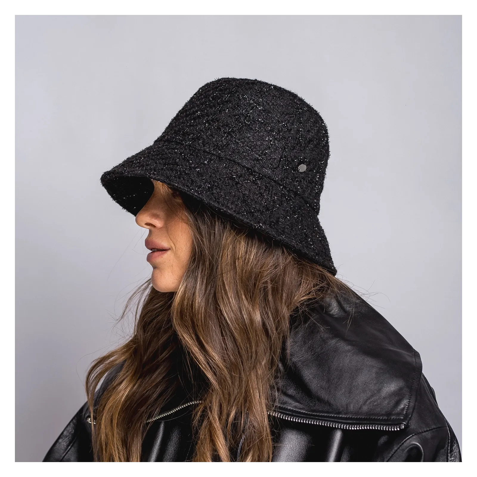 Czarny tweedowy kapelusz bucket