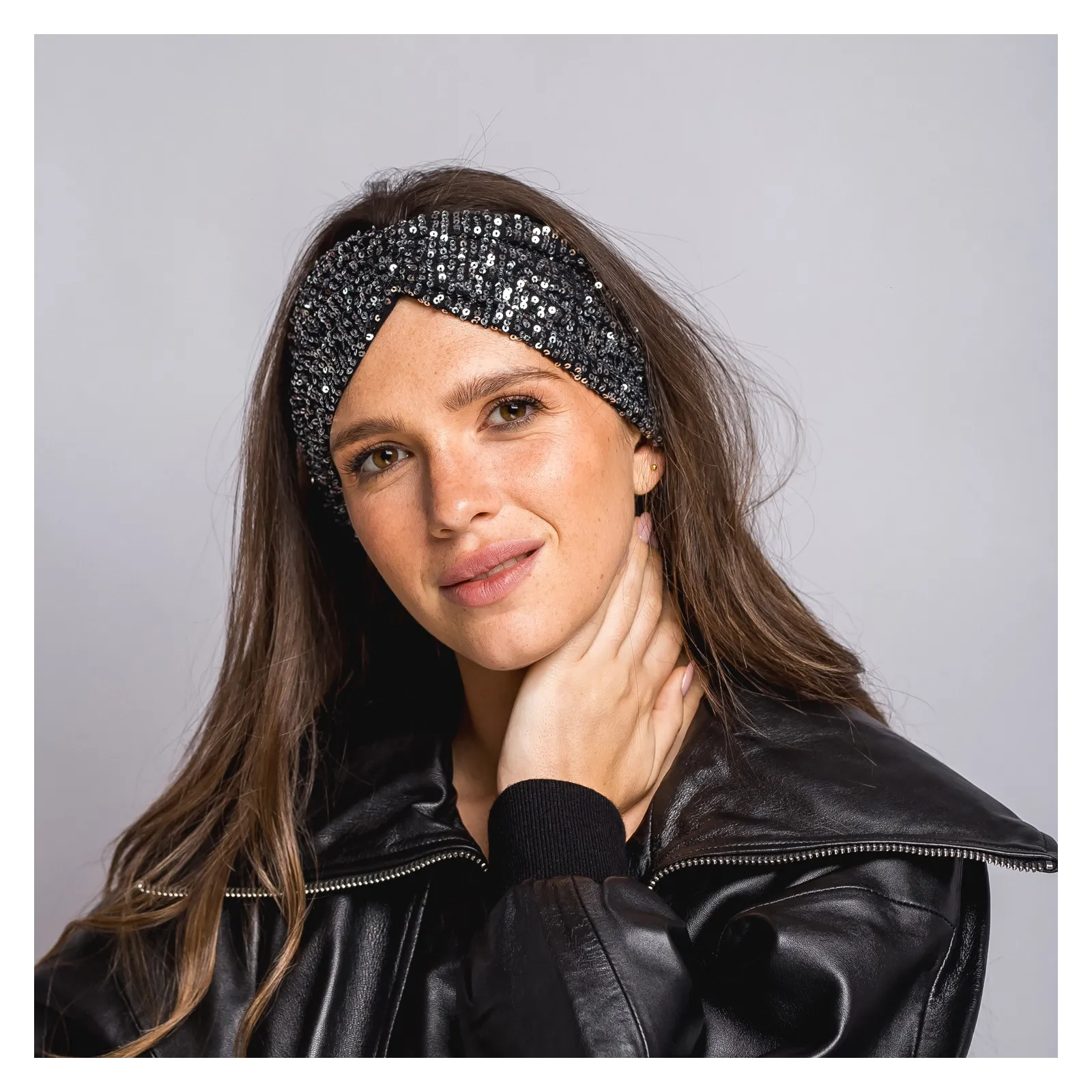 Elastyczna opaska w srebrne cekiny