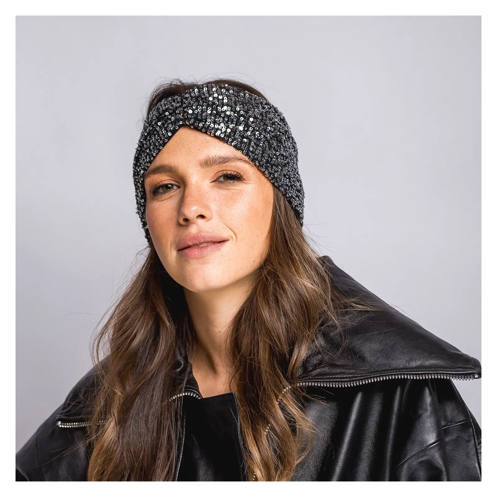 Elastyczna opaska w srebrne cekiny