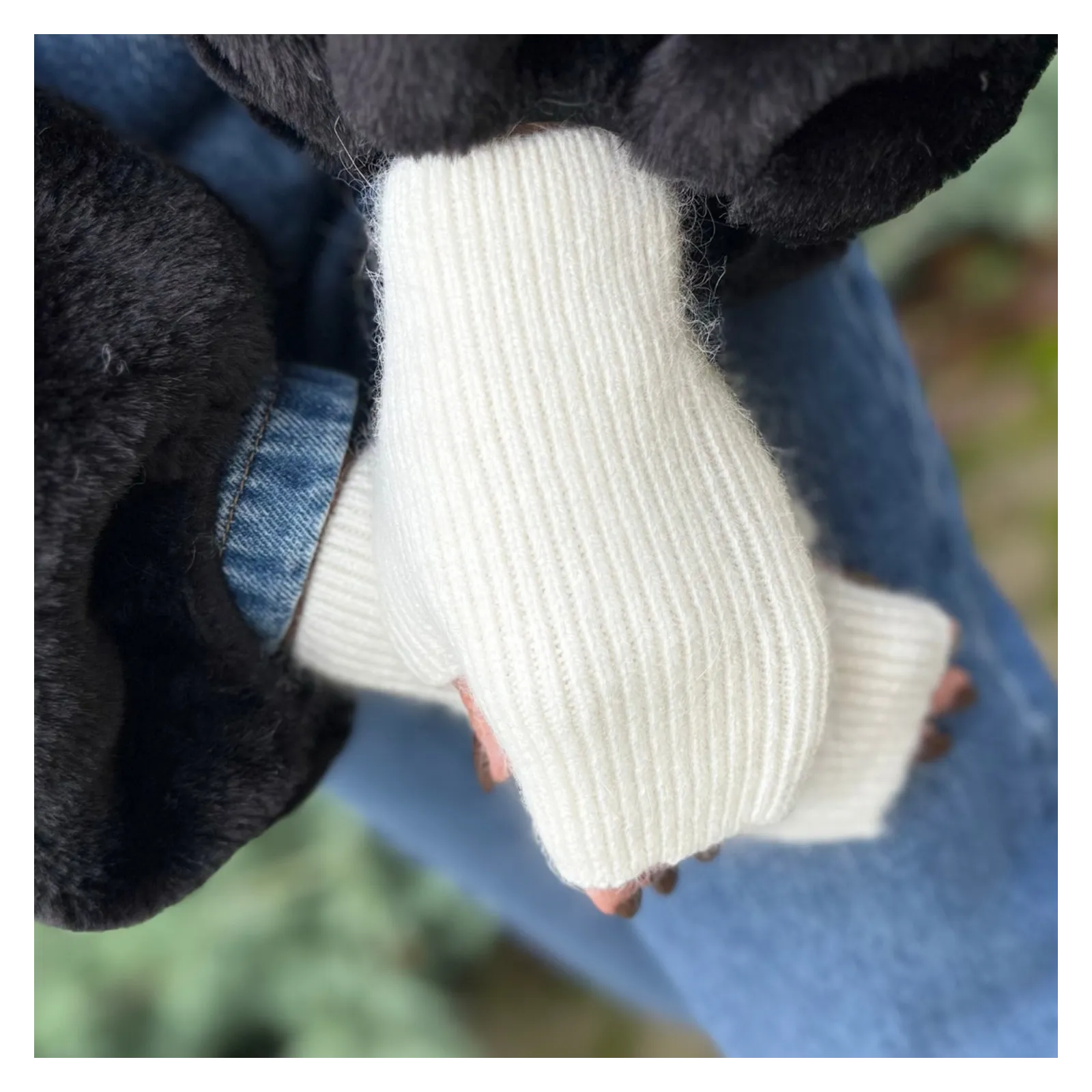 Wełniany zimowy komplet w kolorze białym