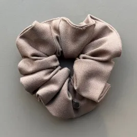 Mała beżowa gumka schrunchie