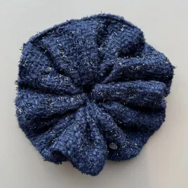 Duża granatowa gumka scrunchie z tweedu