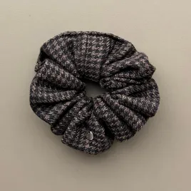 Duża gumka do włosów w beżowo- brązową kratę