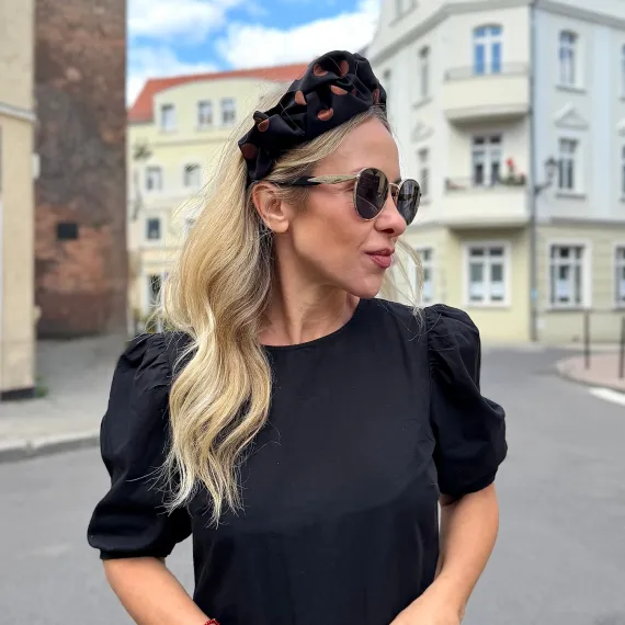 Opaska damska turbanowa czarna w karmelowe grochy