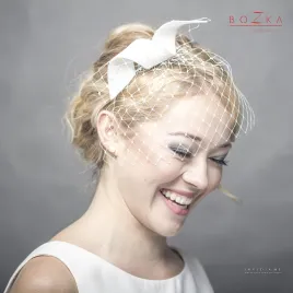 Ślubna opaska na głowę z woalką