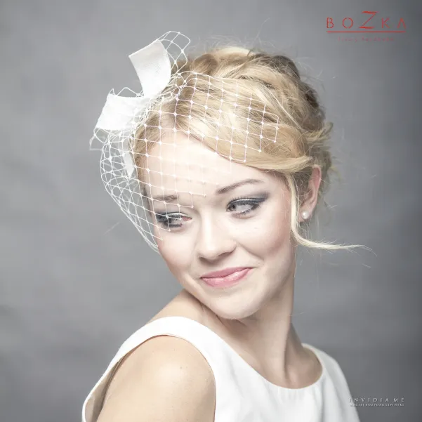 Ślubna opaska na głowę z woalką
