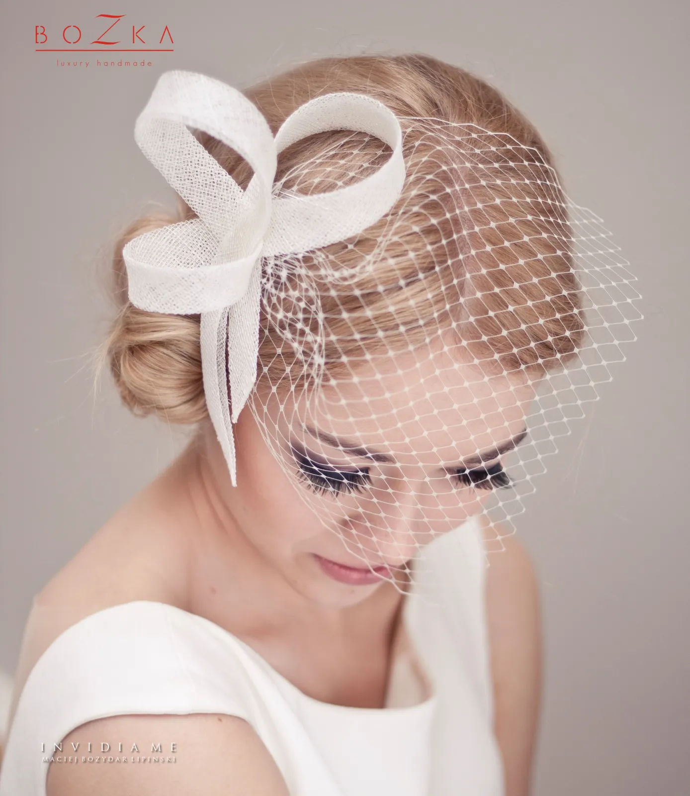Ślubny fascynator- Zawijas z woalką na oko