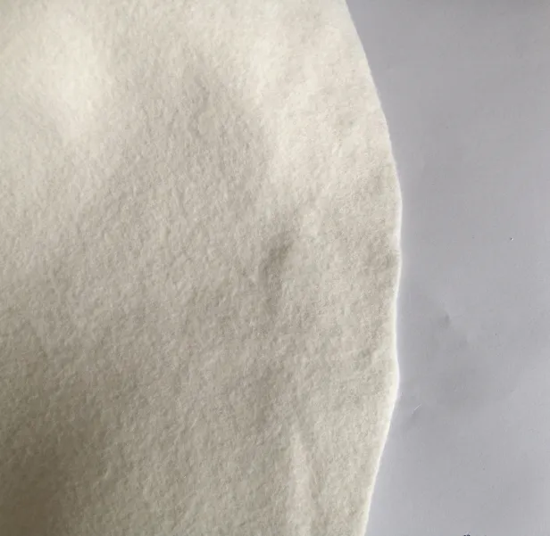 ozdoba ślubna do włosów z filcu.